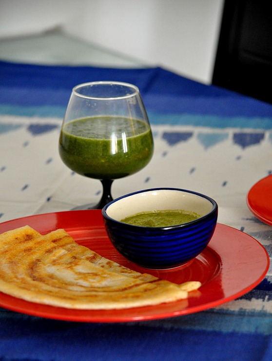 Ghee Podi Roast Dosa served with coriander coconut chutney and a green juice :)
